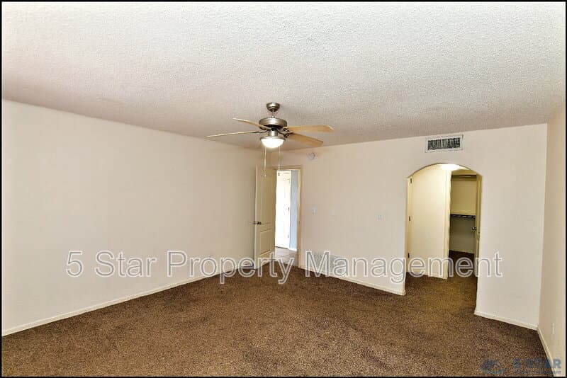 El Paso House: 6372 Franklin Ridge Dr !!