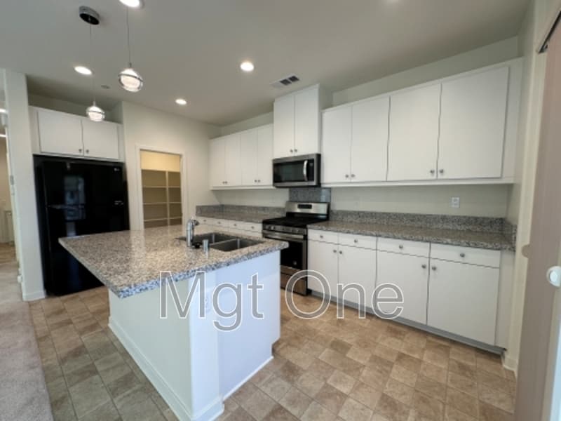 Moreno Valley House: 12844 Sovite Way