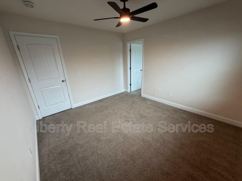Hinesville House: 224 Whipple Ave