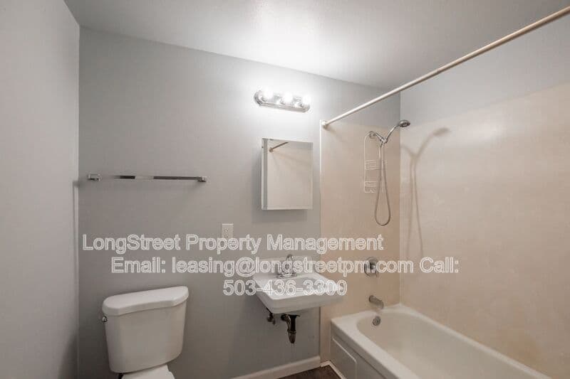 Corvallis Apartment: 115 NW 15th St