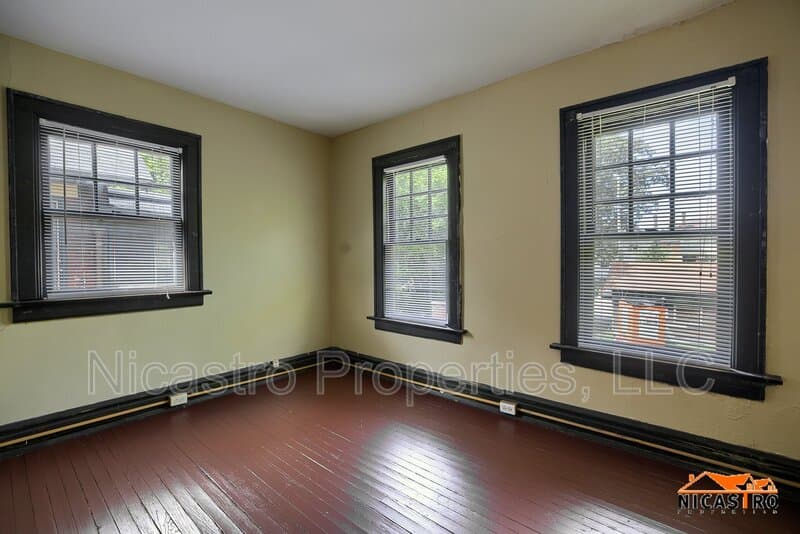Columbus House: 202 E Frambes Avenue
