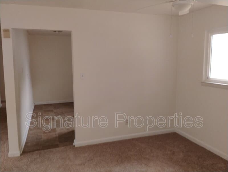 Virginia Beach House: 3825 Annie Ln