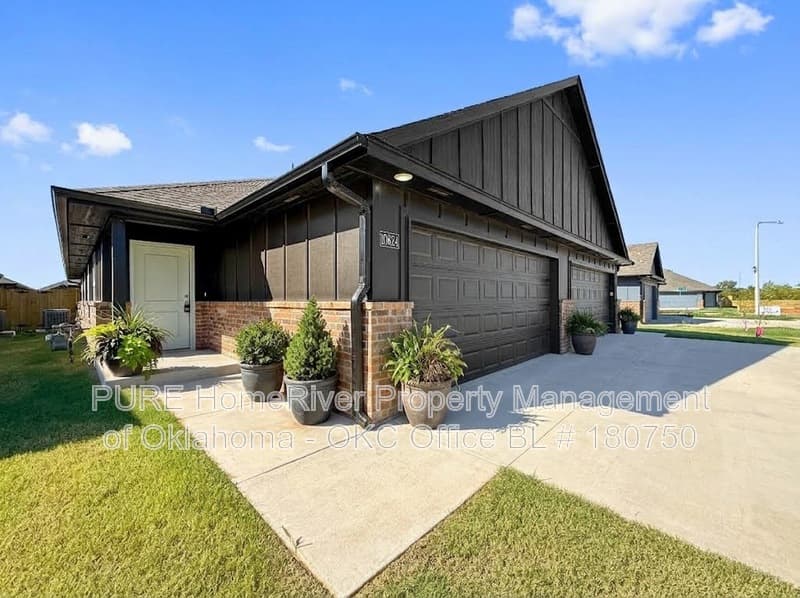 YUKON Condo: 10624 SW 16TH TER