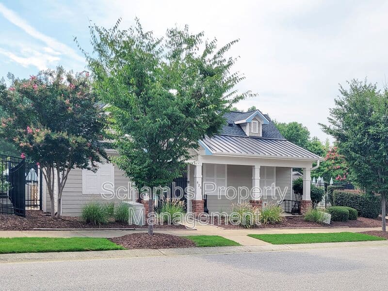 Fuquay Varina House: 414 Banagher Ln