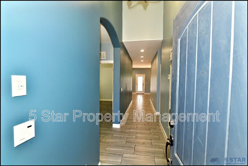 El Paso House: 14972 Louis Baudoin !!