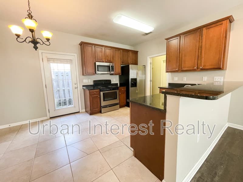 Niceville House: 106 Matt Blvd