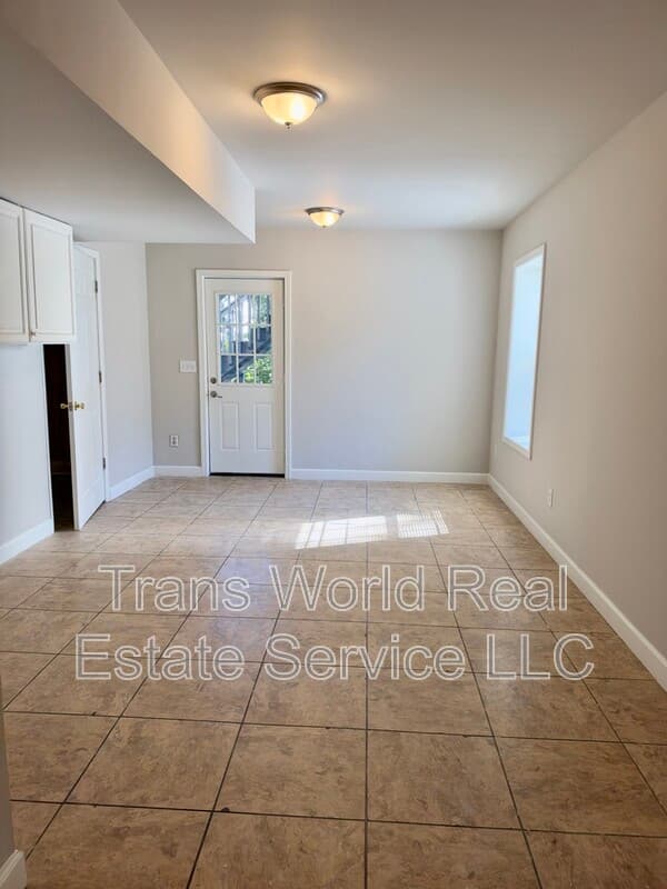 Duluth House: 3354 Roundfield Circle