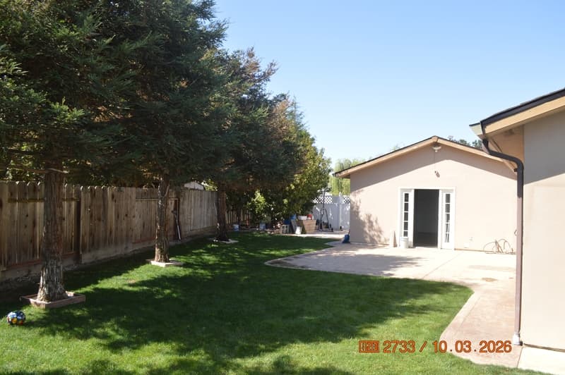 Livingston House: 1720 Hickory Avenue