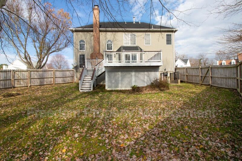 Warrenton House: 80 Brookshire Dr