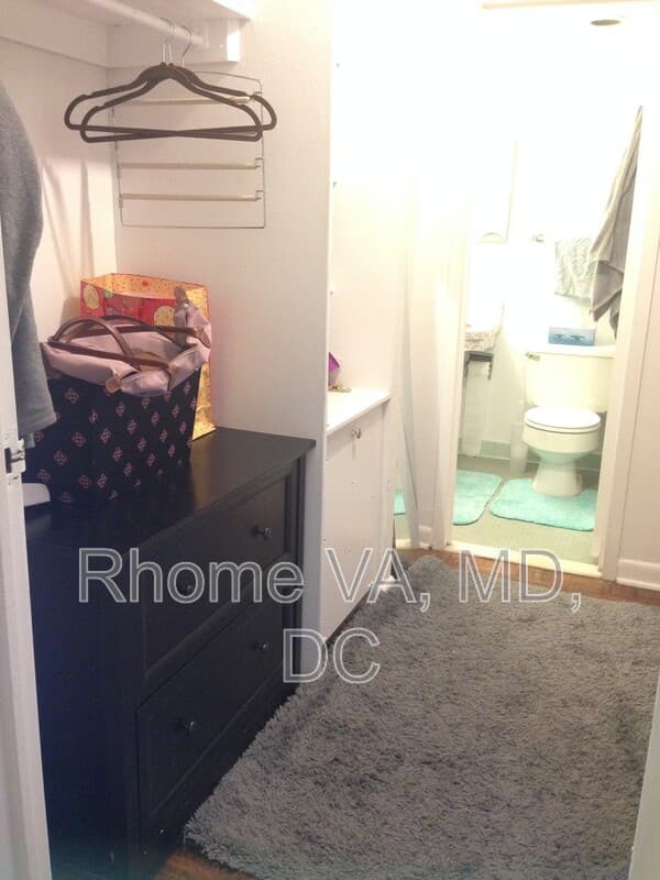 Washington Condo: 950 25th St NW