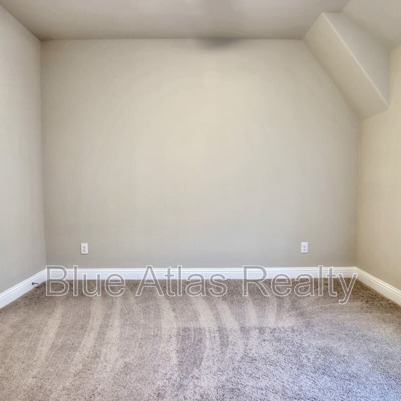 Allen House: 544 Sequoia Street