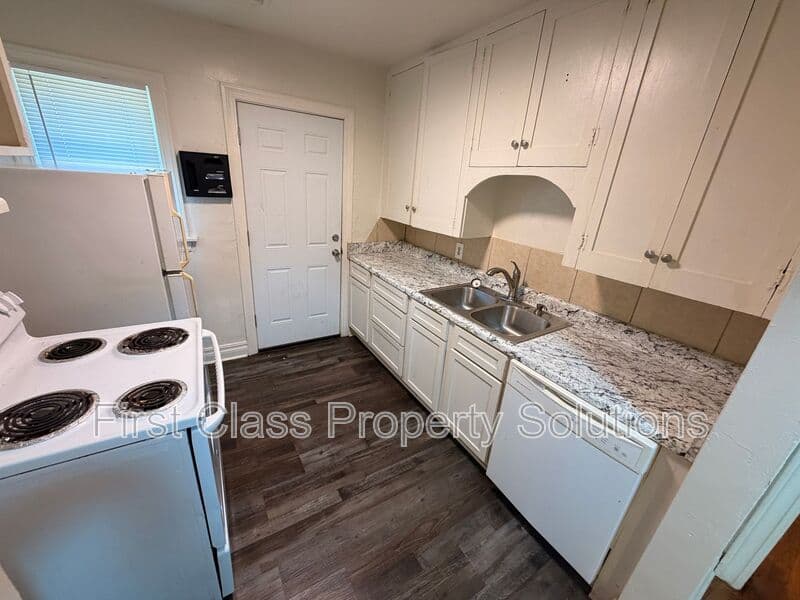 Oklahoma City House: 2402 NW 12th St