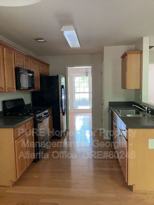 Kennesaw House: 1624 Hemburg Trce NW