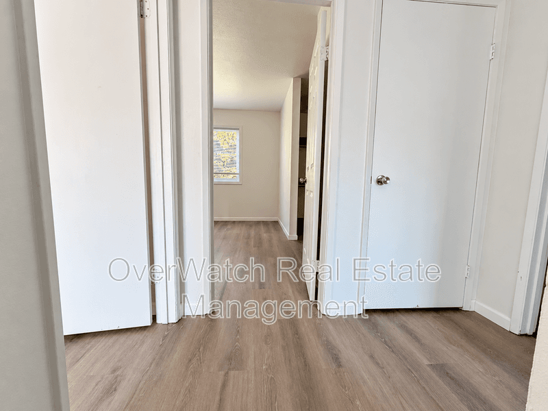 Anhcorage House: 10031 Nantucket Cir