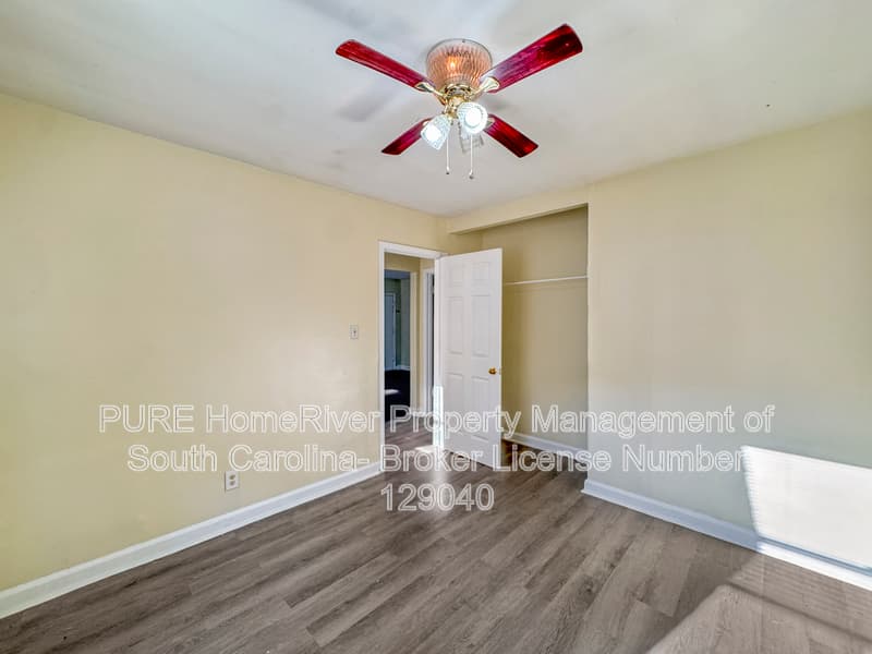 Columbia House: 2413 Laurel St