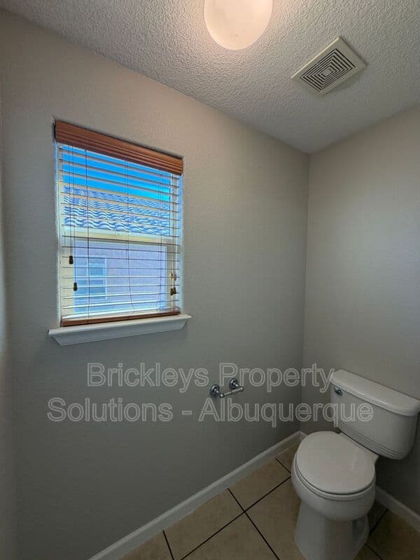 Rio Rancho House: 418 Paseo Roja Pl NE