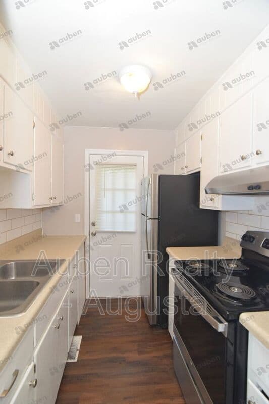 Augusta House: 1604 Johns Road