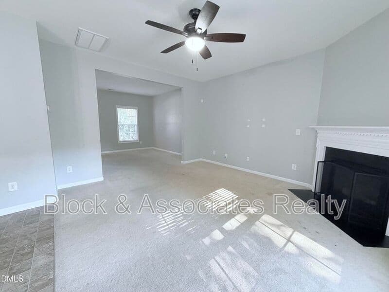Holly Springs House: 536 Gooseberry Dr