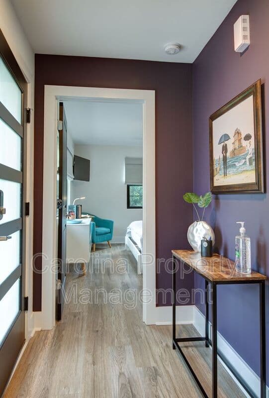 Charlotte House: 3945 Rockfern Rd