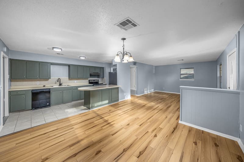 Lawton House: 3015 Northeast Pioneer Boulevard