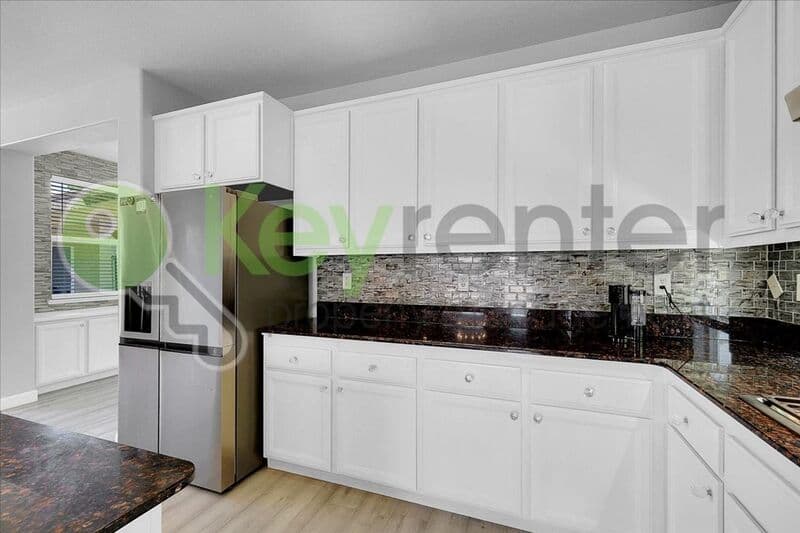 Lincoln House: 1740 Allenwood Circle