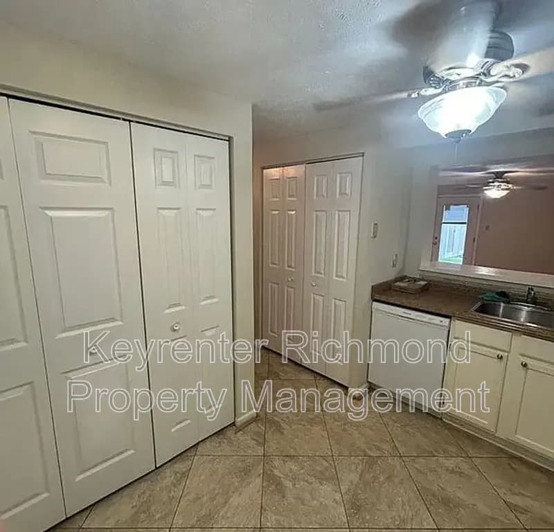 Richmond House: 7700 Pomeroy Court