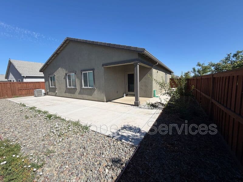 Dixon House: 1705 Orchid Avenue