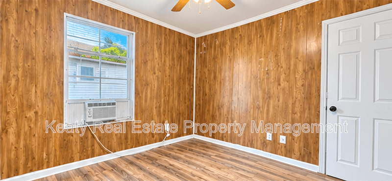 Lafayette House: 120 Sternberg Dr