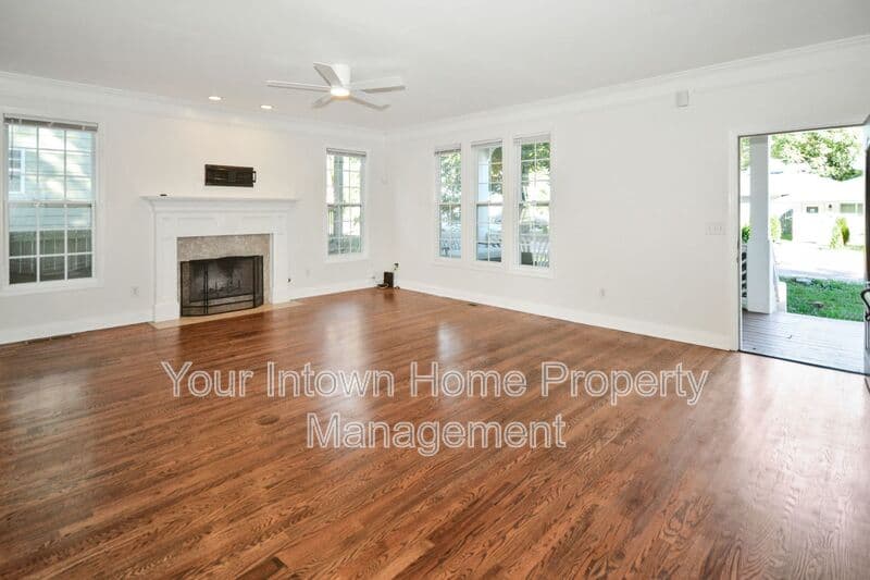 Atlanta House: 69 Haygood Ave SE