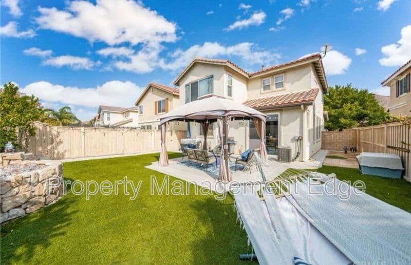 Lake Elsinore House: 33555 Cedar Creek Ln