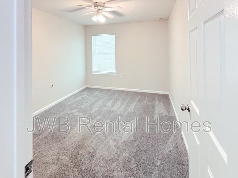 Jacksonville House: 8315 Oden Ave
