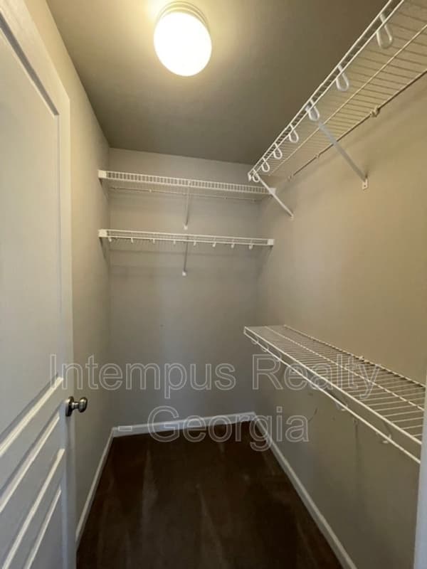 Powder Springs House: 3816 Thackary Dr