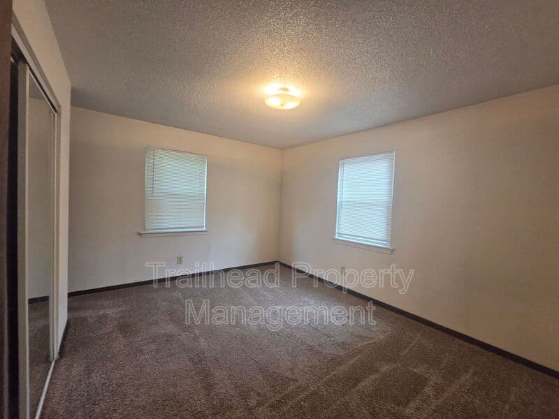 Independence House: 1314 E Frederick St