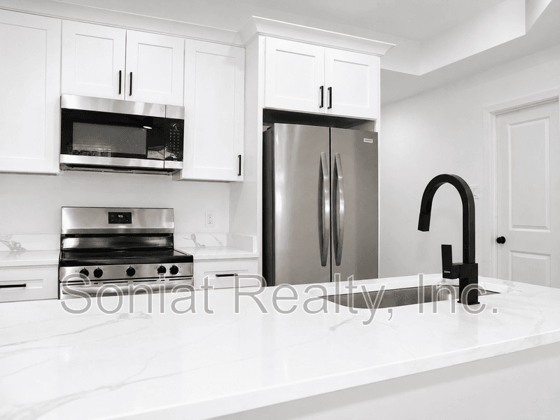 New Orleans Condo: 2023 First St.
