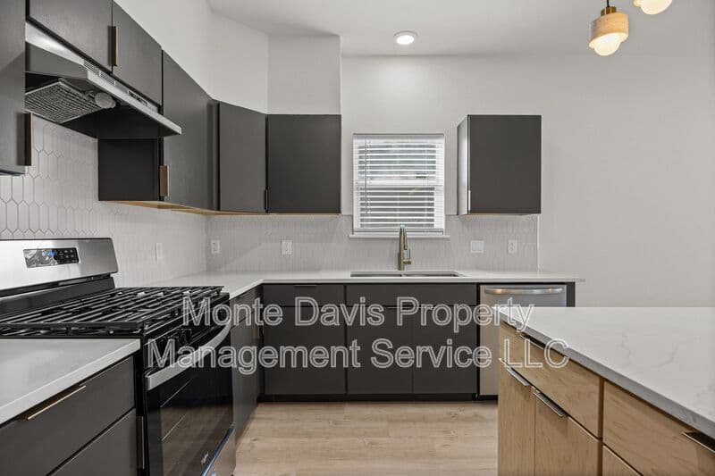 Austin Condo: 1802 Springdale Rd
