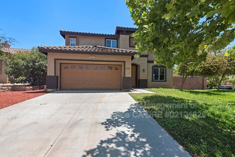 Menifee House: 29055 Emerald Cir.