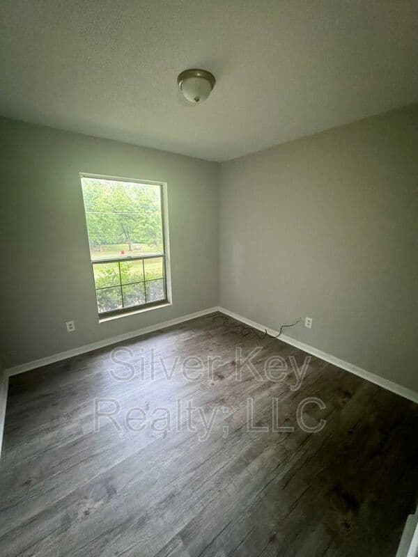 Athens House: 311 Sunset Drive