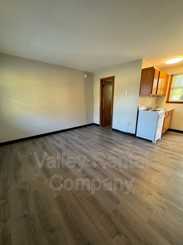 Agawam Condo: 21 Dwight Street - 10