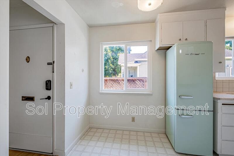 Santa Cruz Condo: 515 Cayuga Street