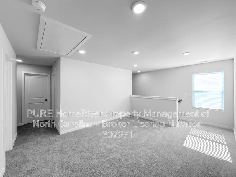 Hickory House: 2953 31st St Ln NE