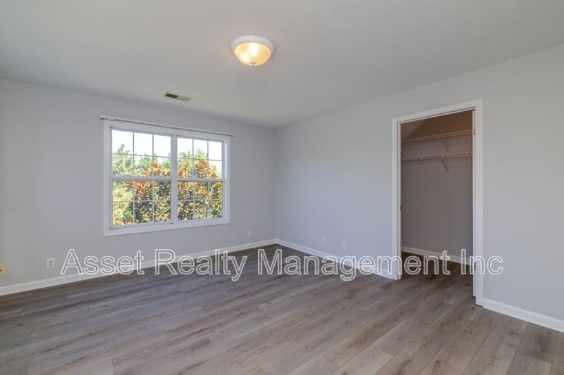 Knoxville House: 1217 Dreamview Lane