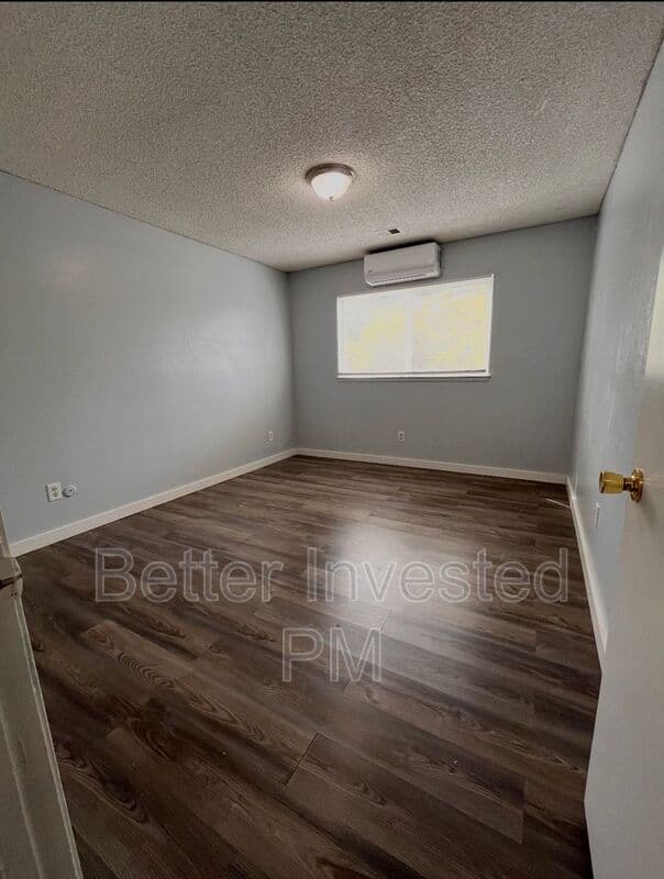 Ukiah Condo: 304 Cooper Ln