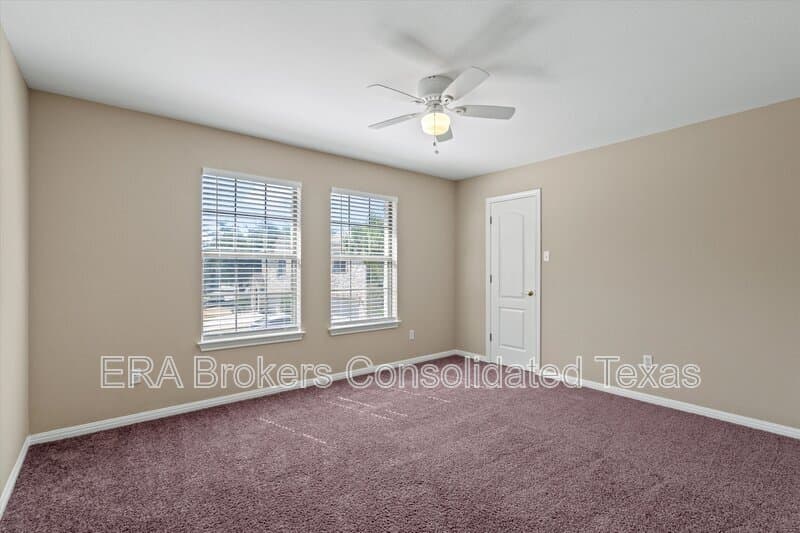 Austin House: 8800 Hazelhurst Dr