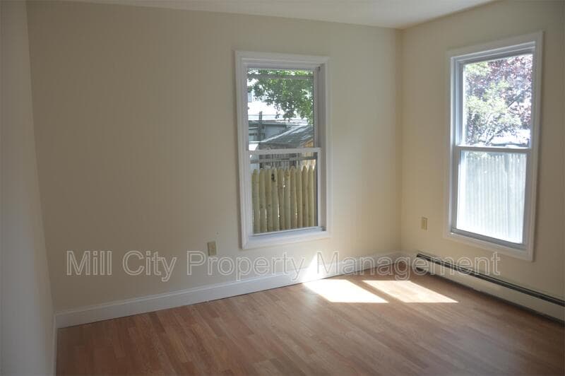 Manchester Condo: 429 Central Street - 1R