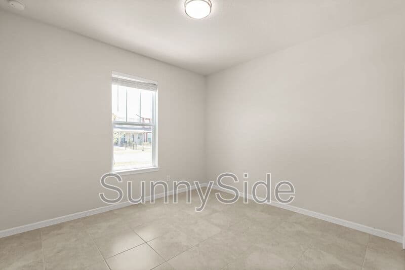 Kissimmee House: 2715 Clear Night Ave