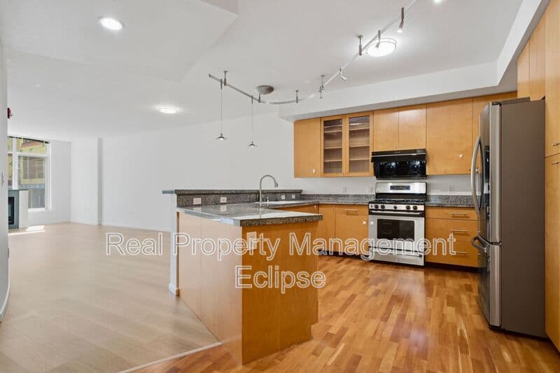 Bellevue Condo: 1188 106th Ave NE