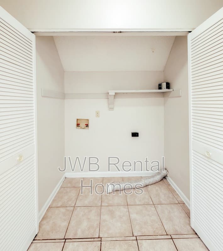 Jacksonville Townhome: 2416 Seabury Pl N