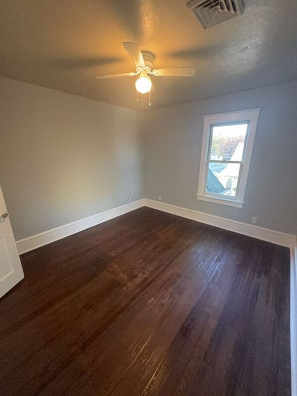 Stroudsburg House: 528 Lindbergh Avenue