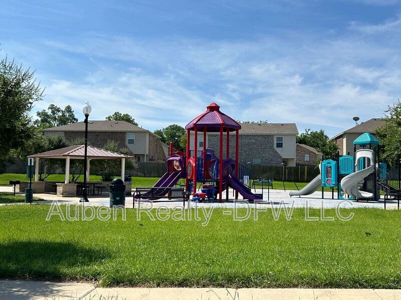 Princeton House: 931 Parkplace Ridge