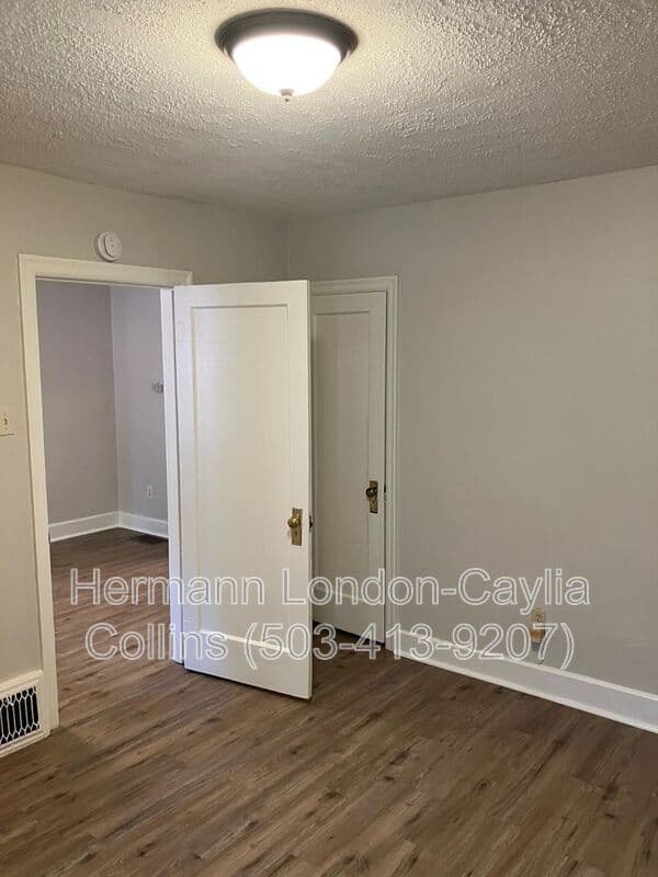Saint Louis House: 5229 Fletcher Street